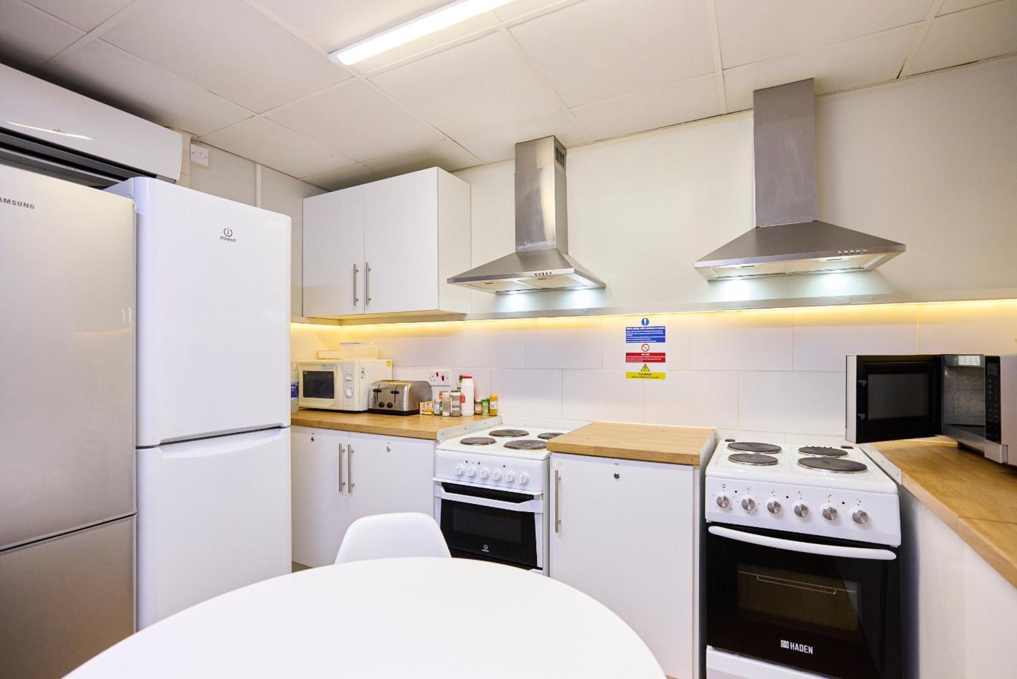 Louise House Hostel Londen Buitenkant foto